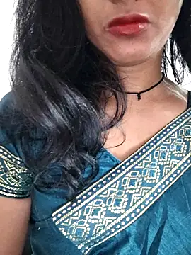 Snapshot of Janu-hasena chatting on 11/15/25, 01:07 Janu-hasena online show from 11/15/25, 01:07