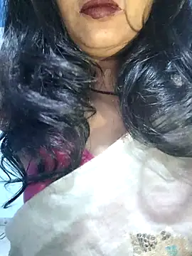 Snapshot of Janu-hasena chatting on 11/26/25, 01:28 Janu-hasena online show from 11/26/25, 01:28