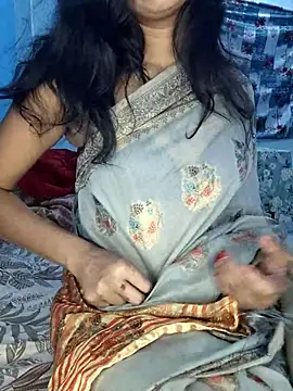 Snapshot of Janu-hasena chatting on 11/30/25, 02:21 Janu-hasena online show from 11/30/25, 02:21