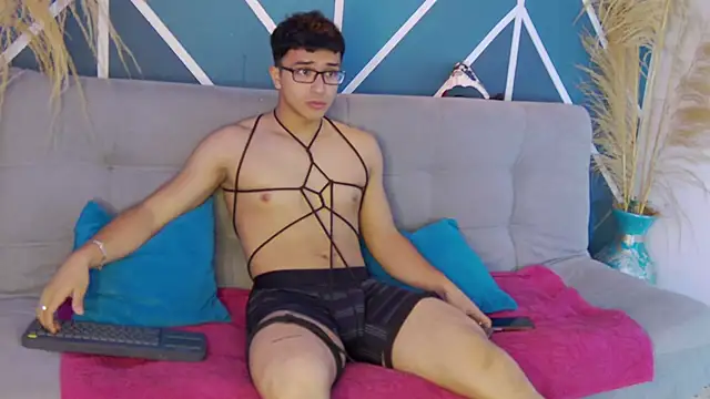 Stefano Calle online show from 10/31/25, 12:06