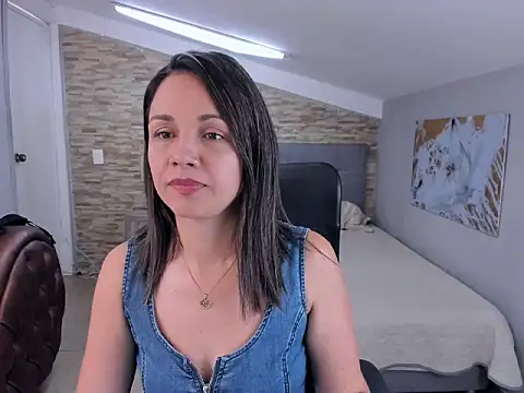 Snapshot of Tatis_Corredor chatting on 10/14/25, 01:45 Tatis Corredor online show from 10/14/25, 01:45