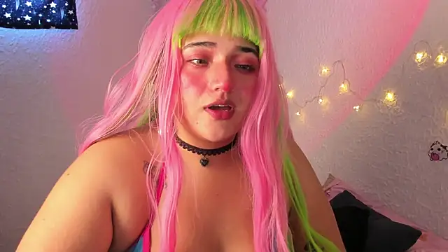 Snapshot of Emilycollei chatting on 10/09/25, 03:43 Emilycollei online show from 10/09/25, 03:43