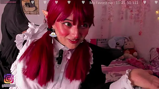 Snapshot of Emilycollei chatting on 11/11/25, 03:17 Emilycollei online show from 11/11/25, 03:17