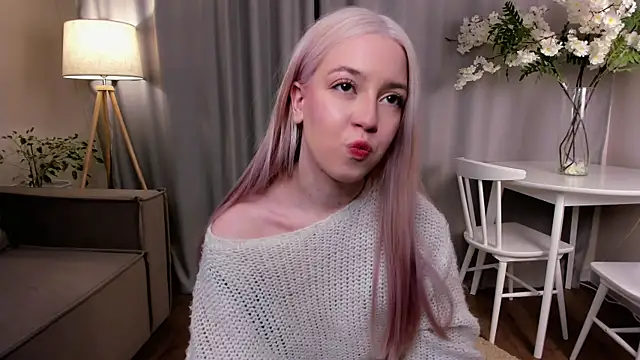 TinaStevenson online show from 10/22/25, 10:42