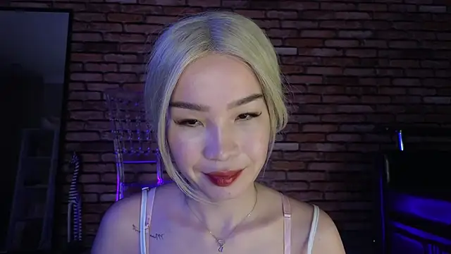 saya li1 online show from 11/10/25, 07:46