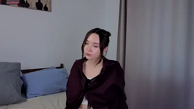 SylviaHamilton online show from 10/14/25, 07:42