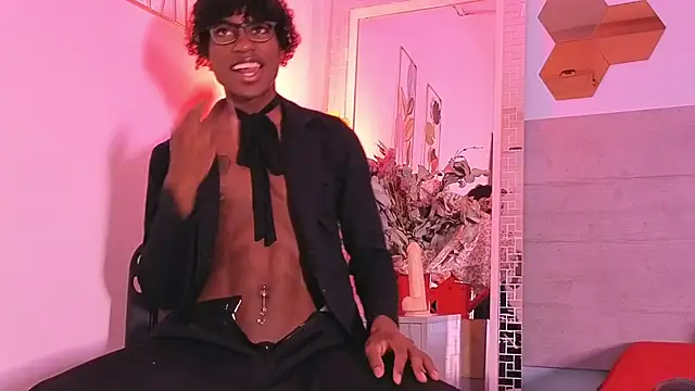 Snapshot of Darkcandyboy chatting on 10/09/25, 12:36 Darkcandyboy online show from 10/09/25, 12:36