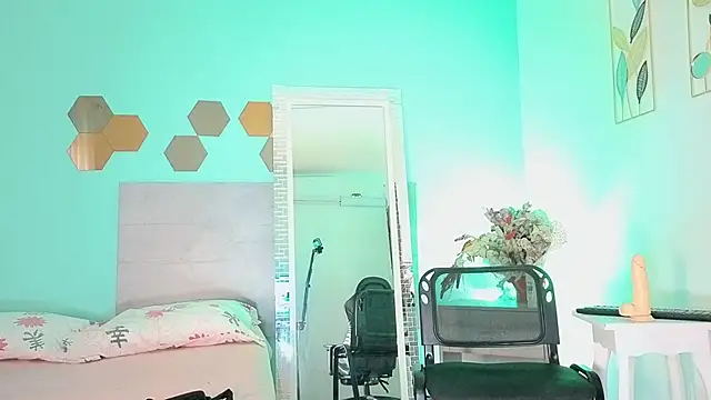 Snapshot of Darkcandyboy chatting on 10/14/25, 12:50 Darkcandyboy online show from 10/14/25, 12:50