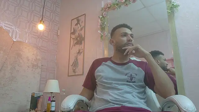 Snapshot of onlymen2025 chatting on 10/23/25, 04:06 onlymen2025 online show from 10/23/25, 04:06