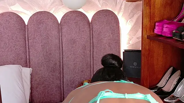 Bella-Torres online show from 11/28/25, 05:10