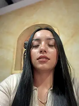 Snapshot of LUCIA_27- chatting on 10/16/25, 02:07 LUCIA 27- online show from 10/16/25, 02:07