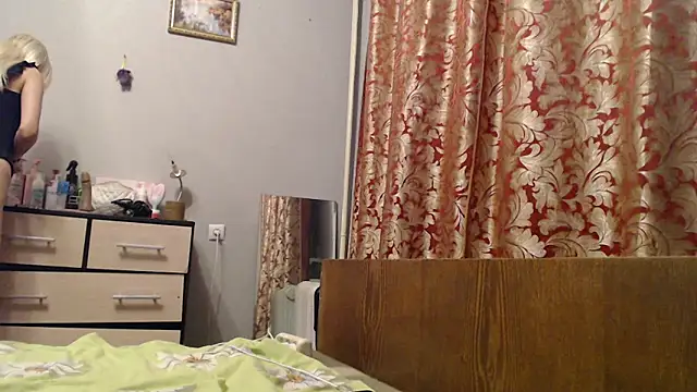 maybe doll online show from 11/09/25, 02:15