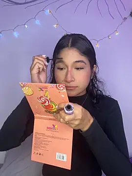 Snapshot of Ariasex_ chatting on 10/28/25, 12:19 Ariasex online show from 10/28/25, 12:19