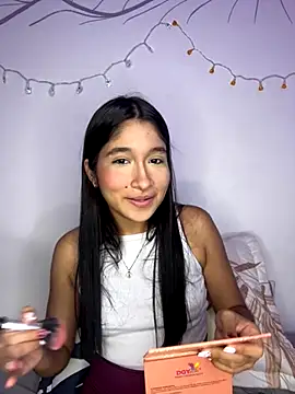 Snapshot of Ariasex_ chatting on 11/21/25, 08:18 Ariasex online show from 11/21/25, 08:18