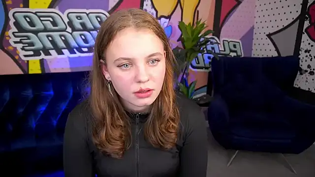 SnowWhiti online show from 10/28/25, 02:20