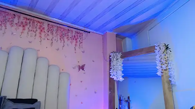 SweetRenata  online show from 10/27/25, 11:25