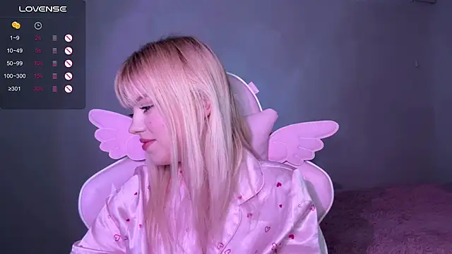 myprettylola online show from 11/19/25, 07:58