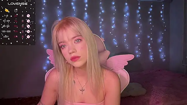 myprettylola online show from 12/02/25, 07:31