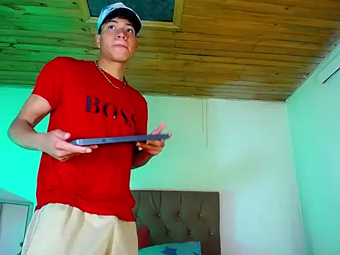 Snapshot of VeryHotGill chatting on 10/12/25, 01:48 VeryHotGill online show from 10/12/25, 01:48