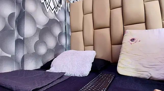 hannah teehn online show from 11/05/25, 07:03