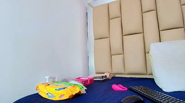 hannah teehn online show from 11/14/25, 07:12