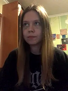 Snapshot of LunaVirelle chatting on 10/18/25, 09:59 LunaVirelle online show from 10/18/25, 09:59