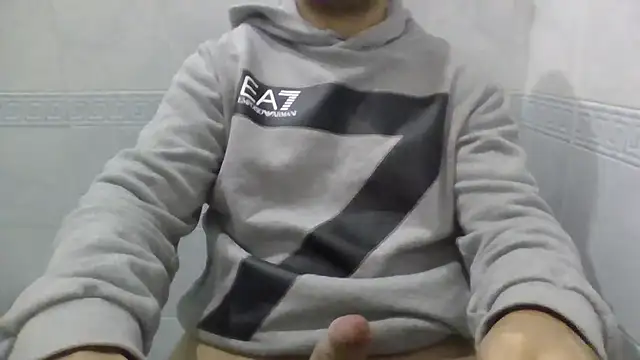 Snapshot of sci69 chatting on 11/20/25, 04:18 sci69 online show from 11/20/25, 04:18