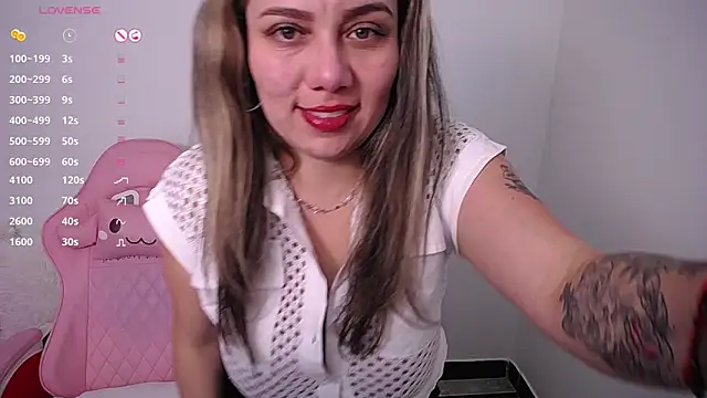 Snapshot of Isabella_wish1 chatting on 11/10/25, 08:30 Isabella wish1 online show from 11/10/25, 08:30