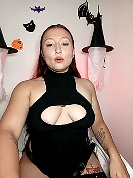 Snapshot of Scarlet_Aura chatting on 10/17/25, 11:07 Scarlet Aura online show from 10/17/25, 11:07