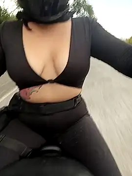 Snapshot of Scarlet_Aura chatting on 11/09/25, 09:24 Scarlet Aura online show from 11/09/25, 09:24