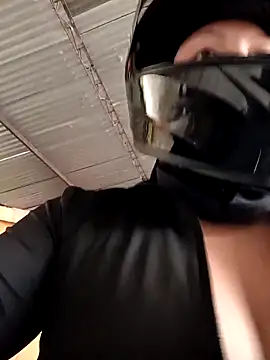 Snapshot of Scarlet_Aura chatting on 11/19/25, 07:58 Scarlet Aura online show from 11/19/25, 07:58