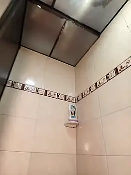 Snapshot of Scarlet_Aura chatting on 11/20/25, 10:31 Scarlet Aura online show from 11/20/25, 10:31