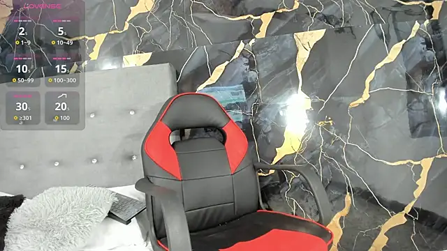 Snapshot of Aisha_Saleh chatting on 10/30/25, 07:25 Aisha Saleh online show from 10/30/25, 07:25