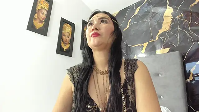 Snapshot of Aisha_Saleh chatting on 11/22/25, 07:02 Aisha Saleh online show from 11/22/25, 07:02