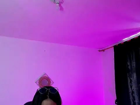 sofia  666 online show from 10/21/25, 07:25