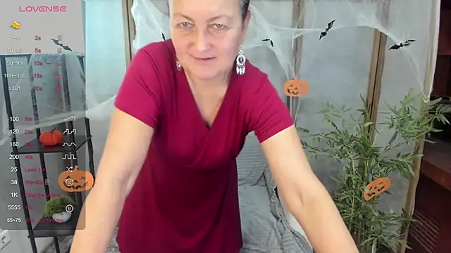 Snapshot of hottyannaa chatting on 10/31/25, 03:51 hottyannaa online show from 10/31/25, 03:51