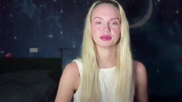 Snapshot of angelofanny chatting on 10/20/25, 07:31 angelofanny online show from 10/20/25, 07:31