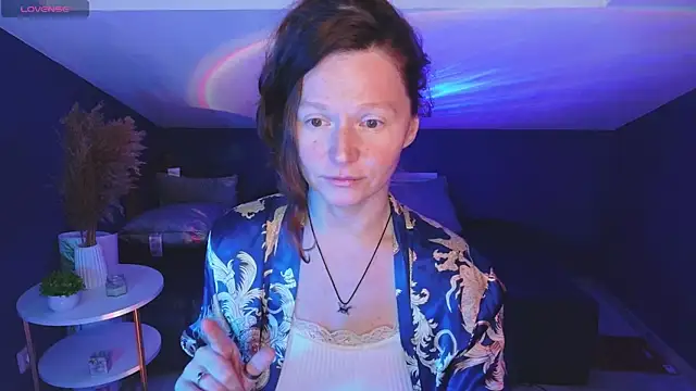 AuroraBorealis   online show from 10/16/25, 06:58