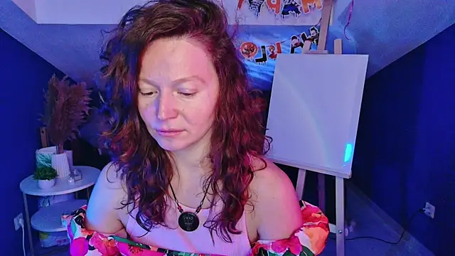 AuroraBorealis   online show from 10/20/25, 06:47