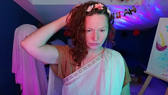 AuroraBorealis   online show from 10/31/25, 06:58