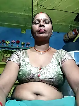 Snapshot of Rt_shreya chatting on 10/13/25, 03:56 Rt shreya online show from 10/13/25, 03:56