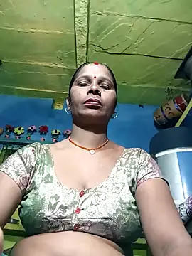 Snapshot of Rt_shreya chatting on 10/14/25, 04:46 Rt shreya online show from 10/14/25, 04:46