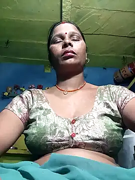 Snapshot of Rt_shreya chatting on 10/18/25, 06:19 Rt shreya online show from 10/18/25, 06:19