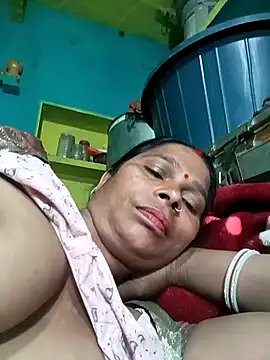 Snapshot of Rt_shreya chatting on 11/12/25, 09:25 Rt shreya online show from 11/12/25, 09:25