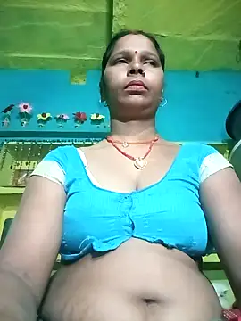 Snapshot of Rt_shreya chatting on 11/13/25, 11:14 Rt shreya online show from 11/13/25, 11:14