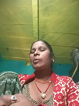 Snapshot of Rt_shreya chatting on 11/19/25, 04:45 Rt shreya online show from 11/19/25, 04:45