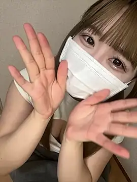 Snapshot of _Minami_x chatting on 10/10/25, 10:14 Minami x online show from 10/10/25, 10:14