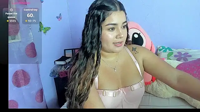 Snapshot of violeta_funny chatting on 10/27/25, 01:42 violeta funny online show from 10/27/25, 01:42