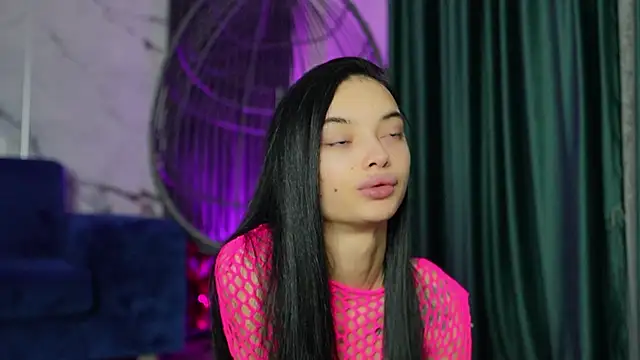 RachelRavee online show from 10/14/25, 04:13