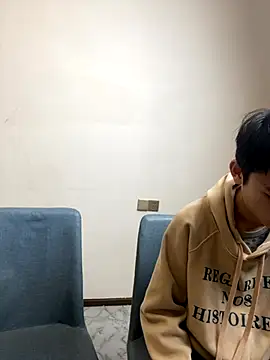 KK-cuteboy online show from 11/06/25, 11:55